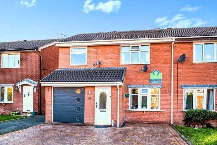 3 Bedroom Semi-Detached House To Rent In St. James Close, Oswestry, Shropshire, SY11