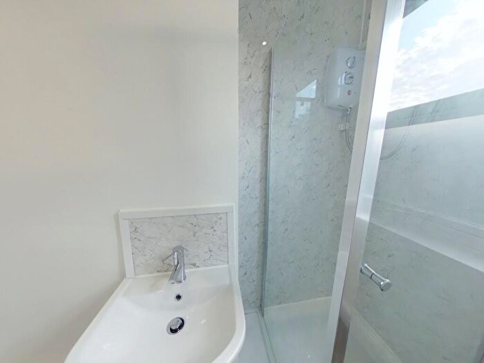 5 Bedroom House To Rent In Hall Lane, Liverpool, L7