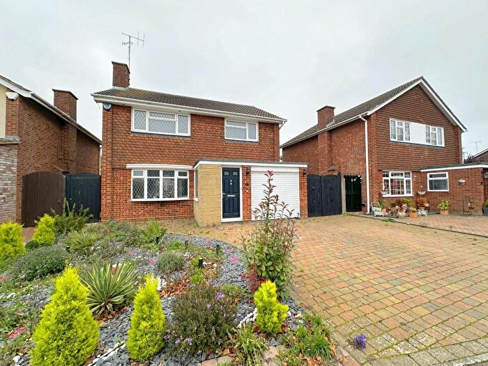 4 Bedroom House To Rent In Turnpike Drive, Luton, LU3
