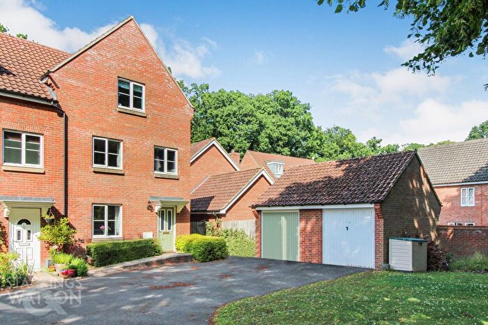 4 Bedroom Town House To Rent In Nelson Drive, Little Plumstead, Norwich, NR13