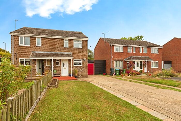 2 Bedroom Semi-Detached House For Sale In Eliot Close, Aylesbury, HP19