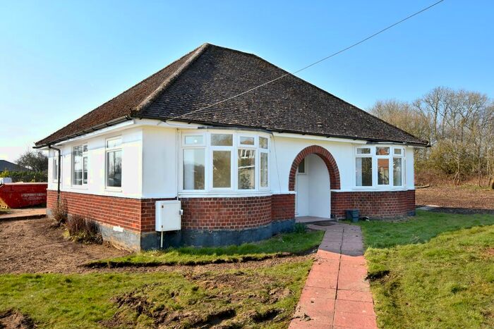 3 Bedroom Detached Bungalow To Rent In Hilltop Farm, Hilltop Road, Kings Langley, WD4