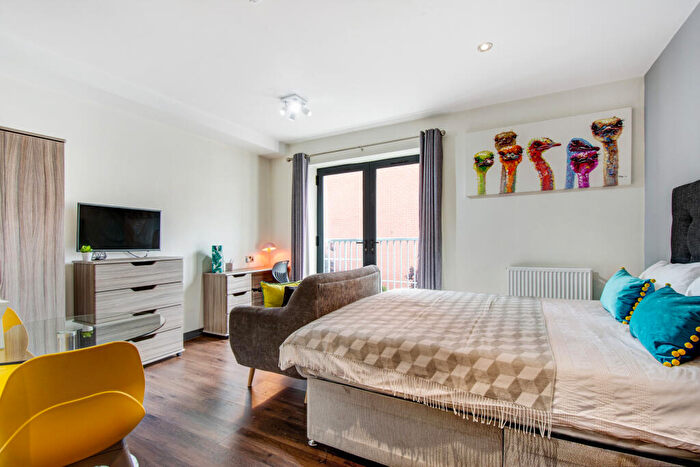 1 Bedroom Flat To Rent In Cardigan Lane, Leeds, LS4