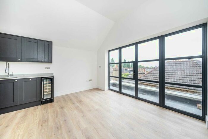 2 Bedroom Flat To Rent In Brockley Road, London, SE4