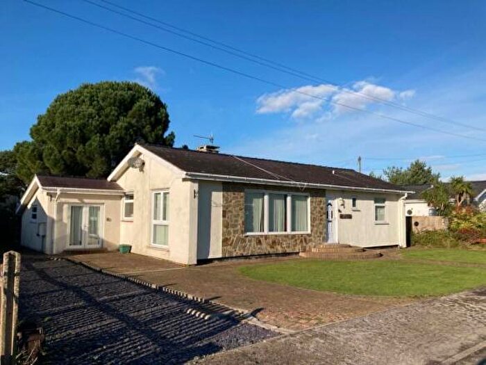 3 Bedroom Detached House For Sale In Garreg Goch, LL49