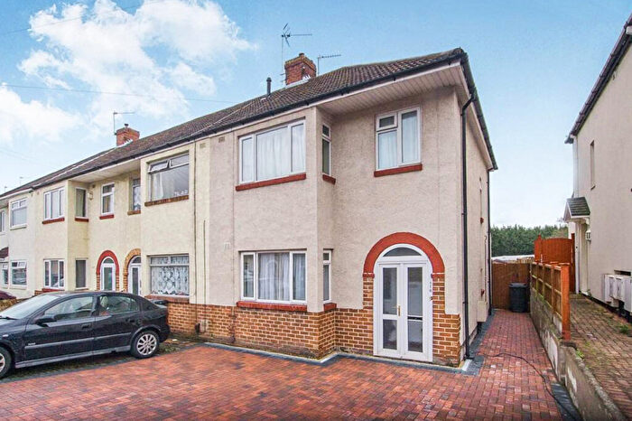 4 Bedroom Semi-Detached House To Rent In Mortimer Road, Filton, BS34