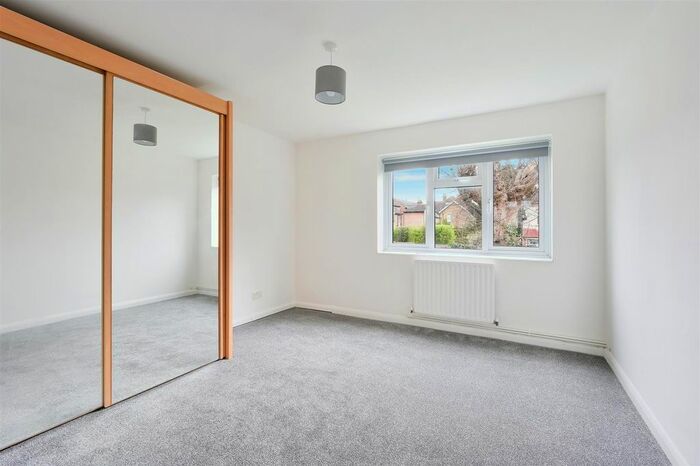 2 Bedroom Flat To Rent In St. James Road, Sutton, SM1
