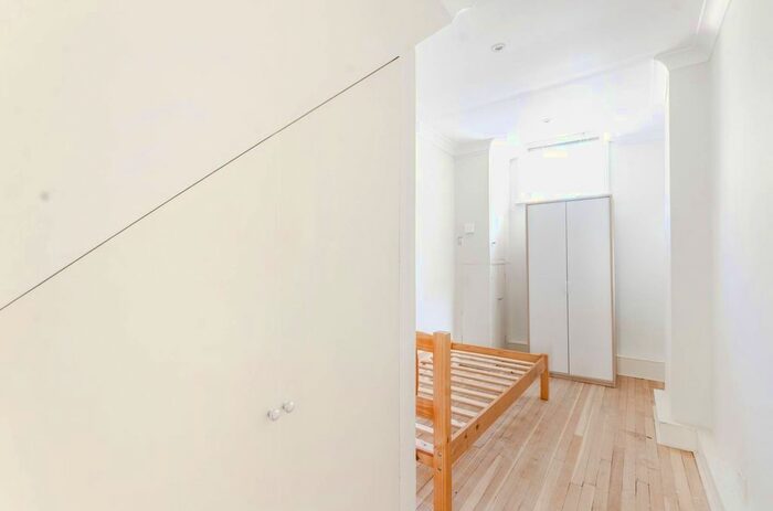 2 Bedroom Flat To Rent In Rosary Gardens, South Kensington, London, SW7