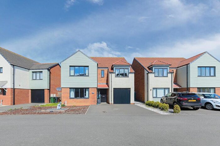 4 Bedroom Detached House For Sale In Pedlars Close, Holystone, NE27