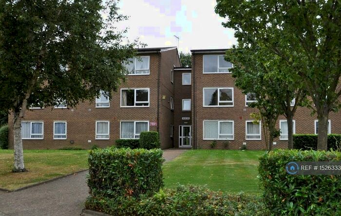 2 Bedroom Flat To Rent In Sinclair Court, Croydon, CR0