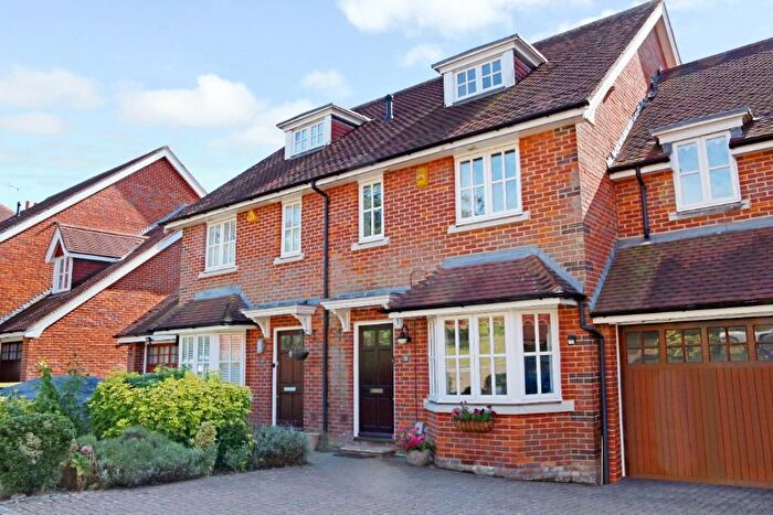 4 Bedroom Terraced House For Sale In The Lawns, Shenley, WD7