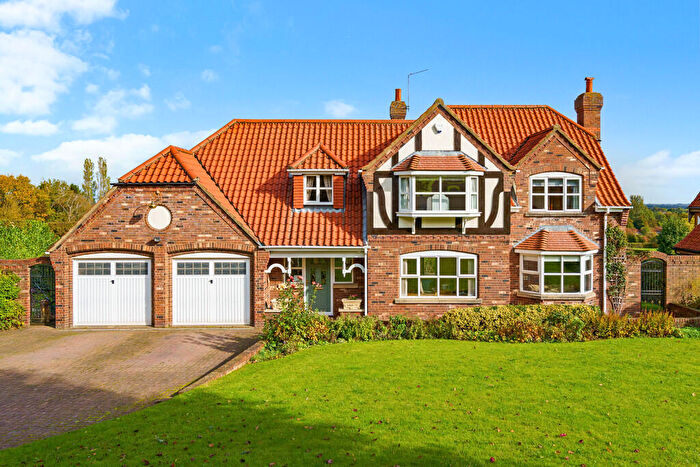 5 Bedroom Detached House For Sale In Barton Street, Ashby-Cum-Fenby, Grimsby, DN37