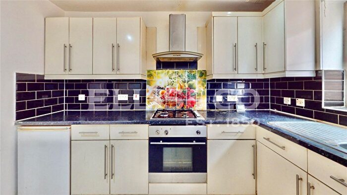 2 Bedroom Flat For Sale In Copland Road, Wembley, HA0