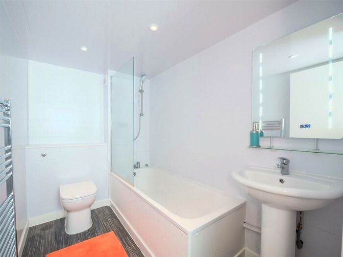 2 Bedroom Flat To Rent In Thistle Street Lane S W, Edinburgh, EH2