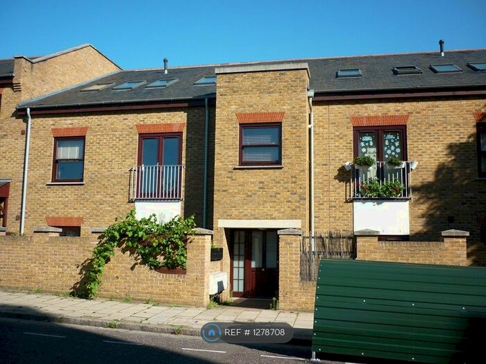 2 Bedroom Flat To Rent In Chelmer Road, London, E9
