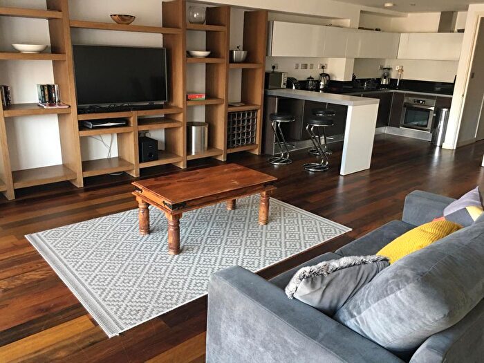 2 Bedroom Apartment To Rent In Old Street, Islington, London, EC1V