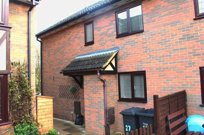 2 Bedroom House To Rent In Felbrigg Close, Luton, LU2