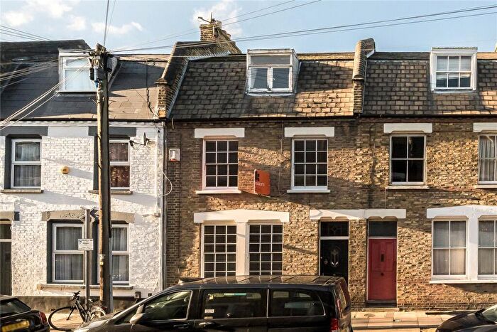 4 Bedroom House For Sale In Senrab Street, Stepney Green, London, E1