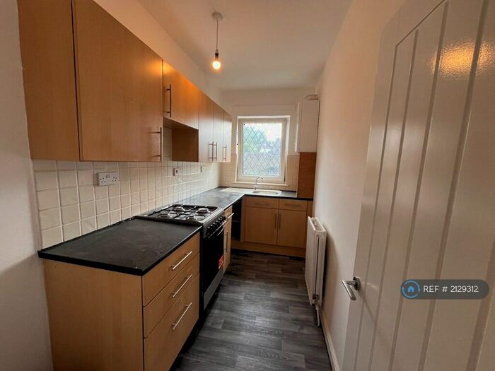 2 Bedroom Flat To Rent In Park Street, Wombwell, Barnsley, S73