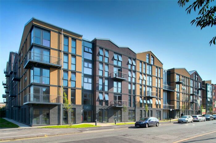 2 Bedroom Flat To Rent In Arden Gate, Communication Row, Birmingham, B15