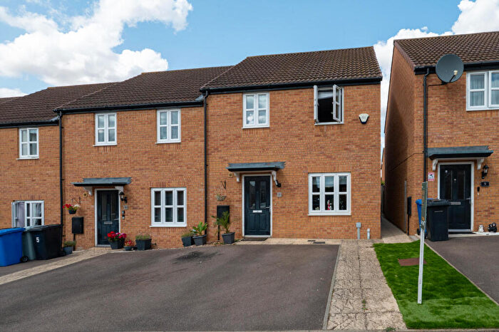 3 Bedroom End Of Terrace House For Sale In Pintail Close, Burton Latimer, Kettering, NN15