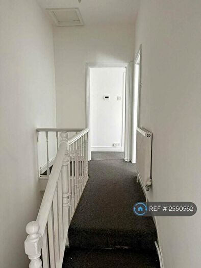 2 Bedroom Flat To Rent In Cardiff, Cardiff, CF24