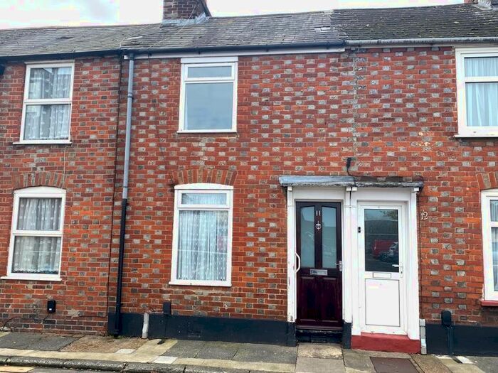 2 Bedroom Terraced House To Rent In Chapel Street, Newport, PO30