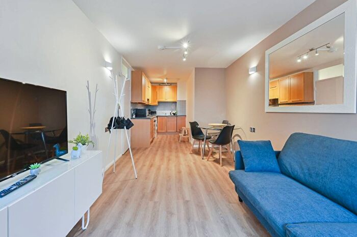 1 Bedroom Flat To Rent In Macklin Street, Covent Garden, London, WC2B