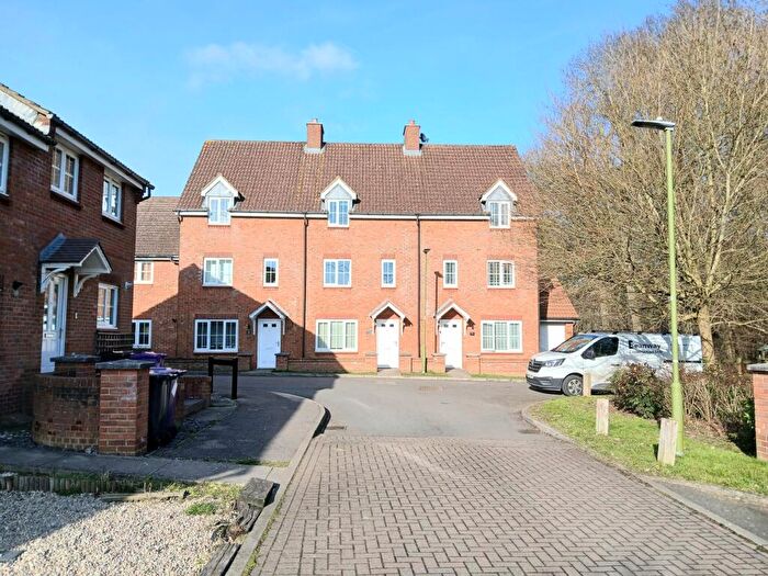 3 Bedroom House To Rent In Merrick Close, Stevenage, SG1