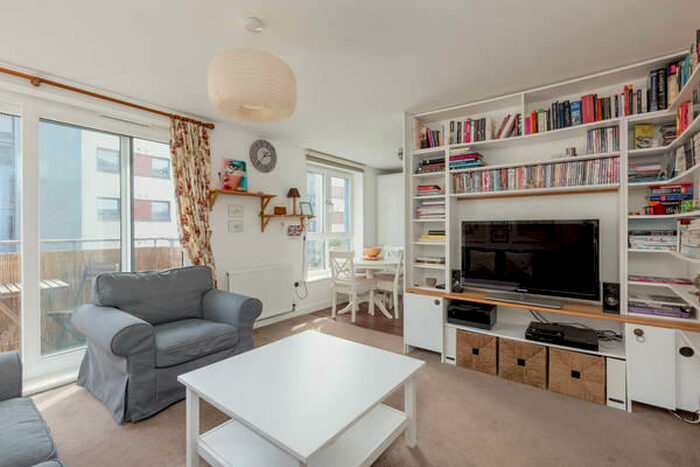 2 Bedroom Flat To Rent In East Pilton Farm Avenue, Fettes, Edinburgh, EH5