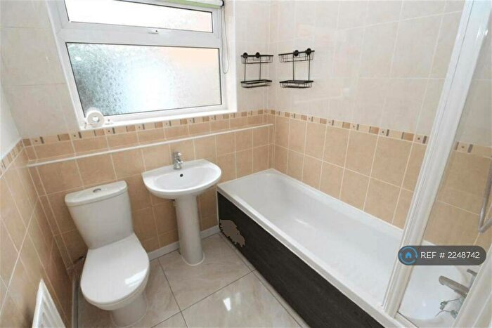 2 Bedroom Bungalow To Rent In Carbery Close, Oadby, Leicester, LE2