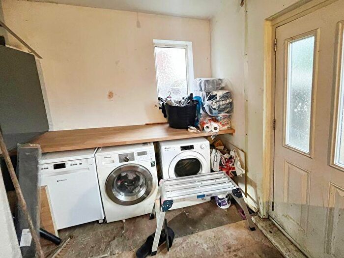 3 Bedroom End Of Terrace House For Sale In Malton Avenue, Deane, BL3