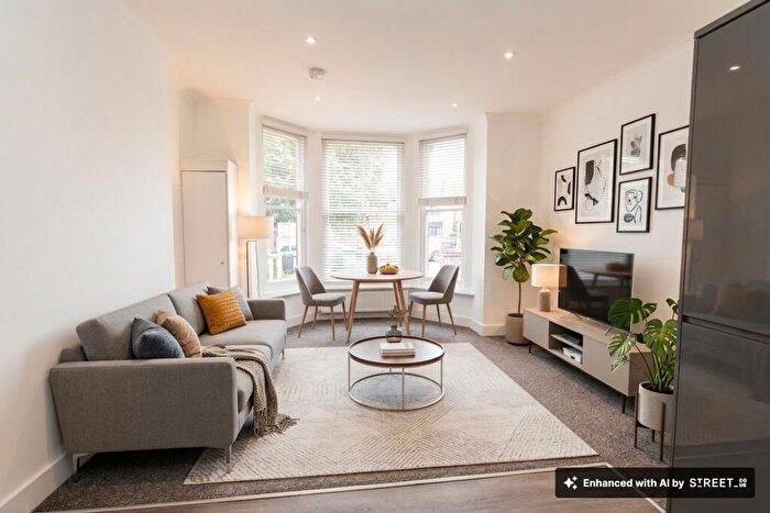 2 Bedroom Apartment To Rent In The Avenue, Southampton, SO17