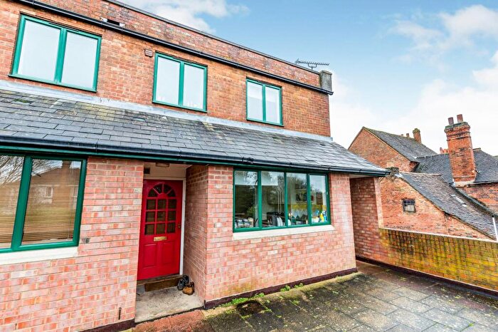 2 Bedroom Maisonette To Rent In Castle Street, Buckingham, MK18