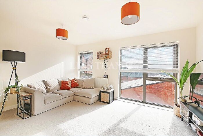 2 Bedroom Flat For Sale In High Street -, NN5