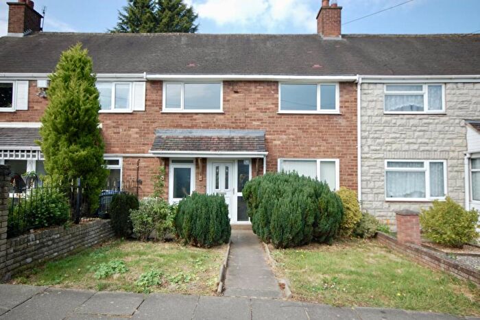 3 Bedroom Terraced House To Rent In Scotland Lane, Birmingham, B32
