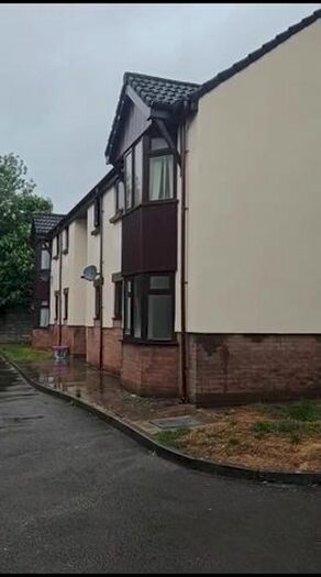 2 Bedroom Flat To Rent In Cartwright Lane, Fairwater, Cardiff, CF5