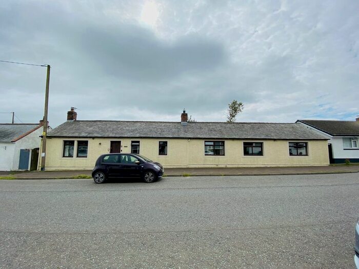 3 Bedroom Bungalow For Sale In High Street, Brydekirk, DG12