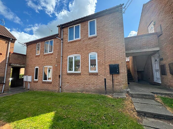 1 Bedroom Flat To Rent In Batchelor Close, Aylesbury, HP20