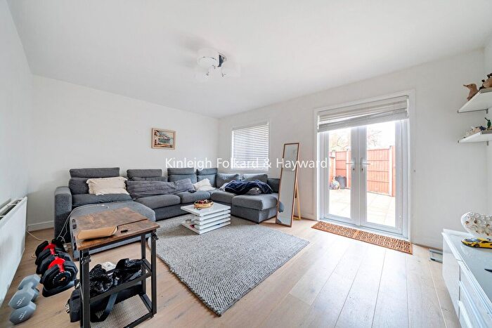 3 Bedroom End Terrace House To Rent In Lapse Wood Walk, London, SE23