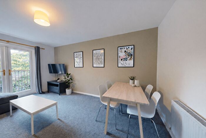 2 Bedroom Flat To Rent In Lenton Manor, Nottingham, NG7