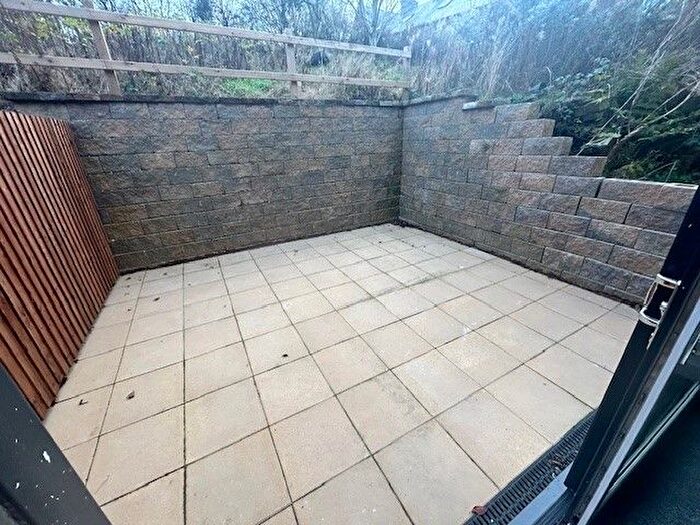 3 Bedroom Terraced House For Sale In Burnley Road, Todmorden, OL14