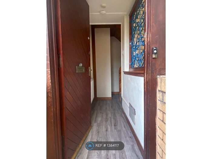 2 Bedroom Maisonette To Rent In Saltmarket Place, Glasgow City Centre, G1