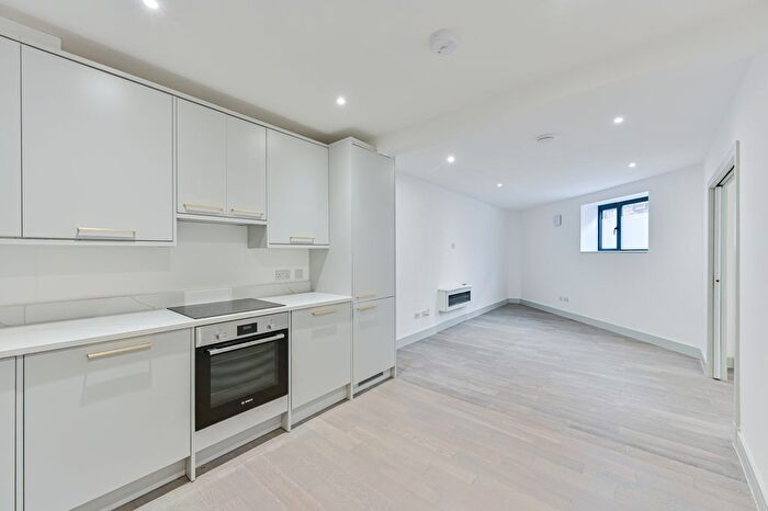 1 Bedroom Flat To Rent In Norbury Crescent, London, SW16