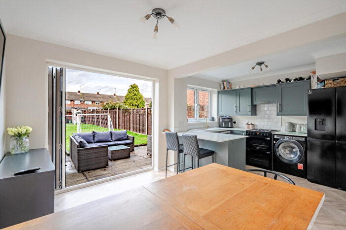 3 Bedroom Terraced House For Sale In Birfield Road, High Wycombe, HP10