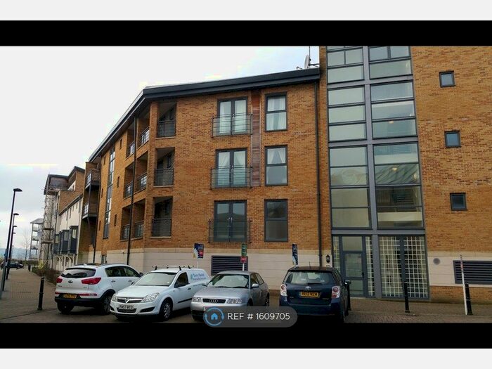 3 Bedroom Flat To Rent In Old Town, Swindon, SN1