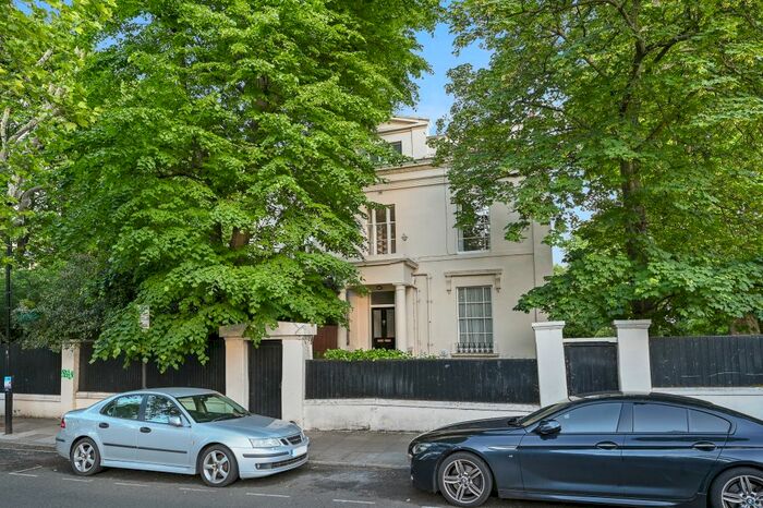 3 Bedroom Flat To Rent In Maida Avenue, Little Venice, London, W2