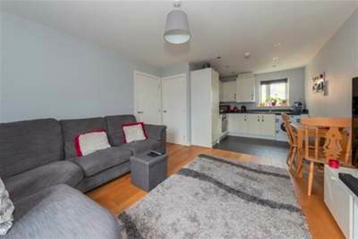 2 Bedroom Flat To Rent In Healey Road, Dunstable LU6