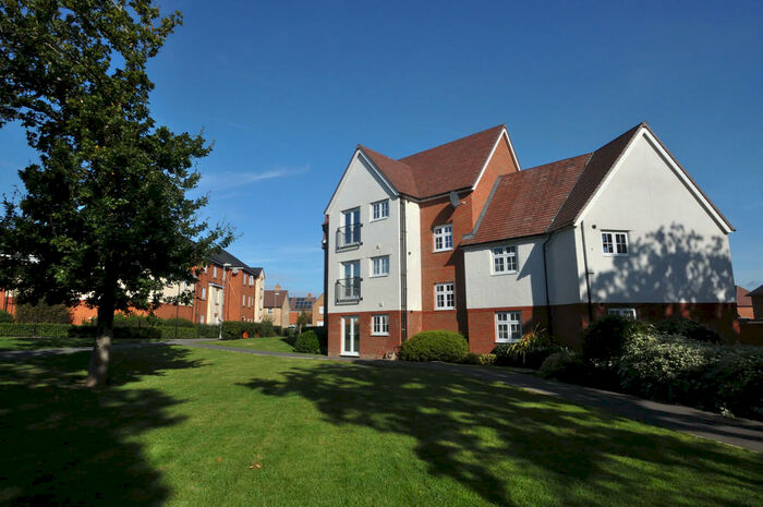 2 Bedroom Apartment To Rent In Rose Street, Thundersley, SS7