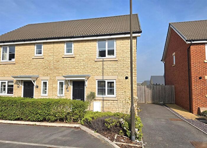 3 Bedroom Semi Detached House For Sale In Peregrine Road, Brockworth, Gloucester, GL3